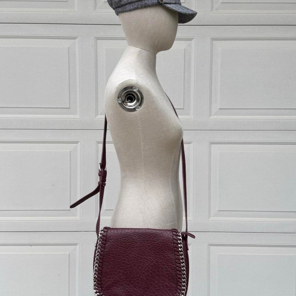 BURGUNDY WEAVE SILVER-ACCENTED SHOULDER BAG